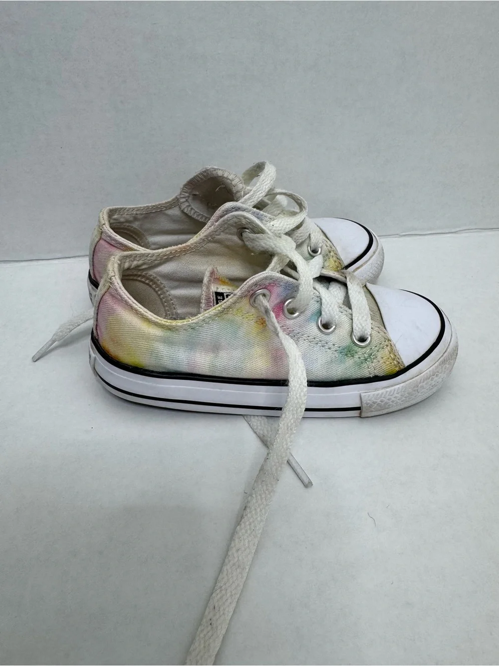 Converse classic low